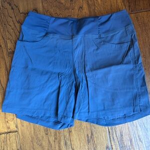 Mountain hardware Women's Active Pull-On Shorts in Blue